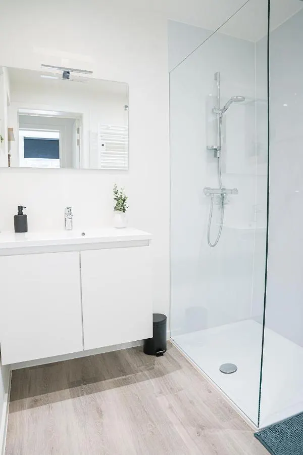 Etage 2 - Appartement In Centrum, 300M Van Zee En Gratis Parking 오스텐드