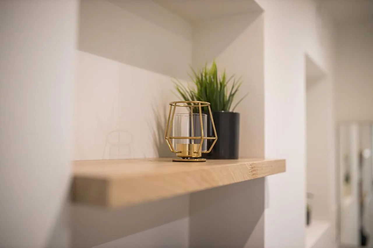 Etage 2 - Appartement In Centrum, 300M Van Zee En Gratis Parking 오스텐드