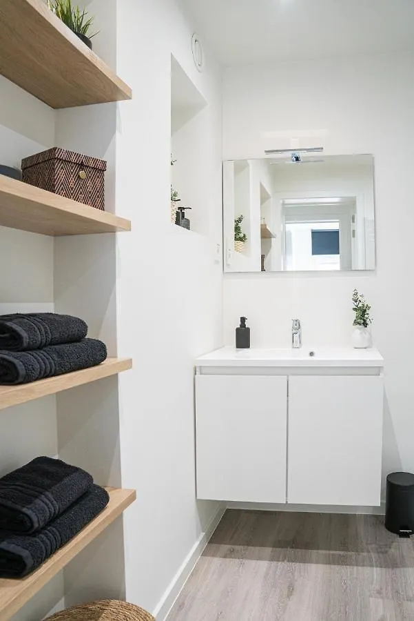 Etage 2 - Appartement In Centrum, 300M Van Zee En Gratis Parking Oostende Daire
